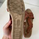 Cabin creek  Women’s interwoven strap sandals — size 8‎ Photo 3