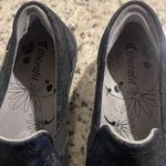 TheraFit Womens Floral Leather Slip Resistant Annie Slip Photo 3