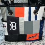The Bradford Exchange  Tigers Tote Photo 0