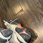 Columbia  women’s hiking outdoor shoes size 8 Photo 10