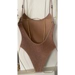 New! Bond eye Low Palace Textured Open Back One Photo 4