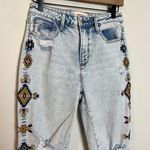 Driftwood - Gizelle Geometric Embroidered Distressed Light Wash Denim Jeans Photo 3
