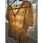 Ann Taylor  Size S Womens Yellow Floral Short Sleeve V-Neck Blouse Top Photo 1