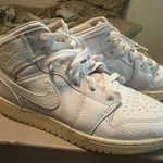 Air Jordans Jordan Retro 1 Mid Size 6.5 Photo 1