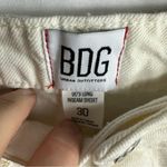 Urban Outfitters UO BDG 90's Denim Shorts NWT Cream in Size 30 Photo 4