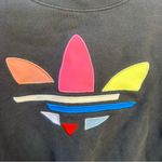 adidas Originals adicolor bold cropped sweatshirt in black SMALL Photo 5