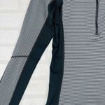 Under Armour  Women's Striped‎ 1/2 Zip Long Sleeve Athletic Pullover Top Medium Photo 5