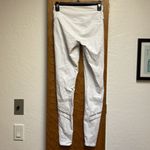 Alo Yoga  REFLECTIVE LEGGINGS WHITE Photo 3
