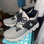 on cloud On clouds  Photo 0