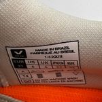 VEJA  Women's Cream Sneakers sz 6 Photo 3