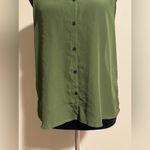 Ali & Kris EUC  Green Sleeveless Button Down Top with Black Collar size large Photo 3