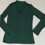Ambiance Apparel Green Criss-Cross Lace-Up Long Sleeve Tee T-Shirt Top Size L π§ββοΈβ¨ Photo 0