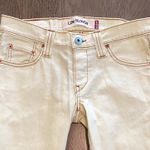 Levi's NWOT cream colored Low Slouch Capri Jeans. Photo 2