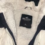 Hollister Windbreaker coat Photo 1