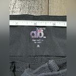 Alo Yoga Women’s Cool Fit Cropped Drawstring Cargo Pants - Medium - Black Photo 7