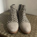 Vince Camuto Womens Booties 6M Photo 0