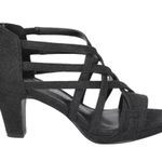 Easy Street | Women's Bee Zip Platform Sandals Photo 9