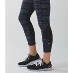 Lululemon   Pace Rival Crop 22" Cyber Stripe Naval Blue Black Women’s sz 6 Photo 5