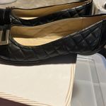 Naturalizer Black Flats sz 8.5-quilted sides and patent leather toe with buckle. Photo 4