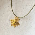 Handmade gold tone bee boho funky vintage antique style simple necklace🐝🧡 Photo 3