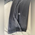 Lululemon EUC Ruffle Side Trim Crop Yoga Pants Capri 4 XS S Photo 5
