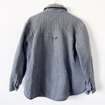 Everlane  The Organic Cotton Quilted Shirt Jacket in Gray Photo 8