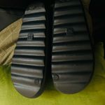 Disney  Mickey & Minnie Mouse Women's Slide Sandals size 10 Photo 3