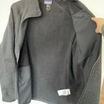 Patagonia  Men’s worn wear Full Zip Fleece Jacket Black Gray Size Medium Very New Photo 5