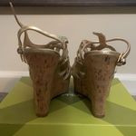 X-Appeal Gold Wedges Photo 2