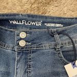 NWT WallFlower Women’s Plus Size 14W Cuffed Capri Jeans Embellished Pocket Blue Photo 6