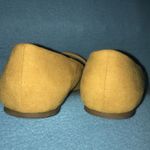 Market & Spruce mustard color soft suede flats NEW size 7.5 W Photo 4