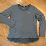 Nike  Women's mossy Green Long Sleeve running shirt Sz Large Photo 0