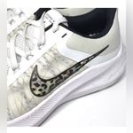 Nike  Zoom Winflo 8 Premium Women's Leopard Running Shoes Photo 1