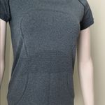 Lululemon Swiftly Tech Short Sleeve Desert Teal size 6 Photo 2