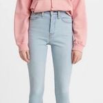 Levi's Levi’s Wedgie Skinny Jean‎ in Light Wash Size 30 Photo 0