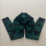 SheIn (NWOT) Marbled Scrunchy Butt Leggings in Green/Black, Small Photo 1