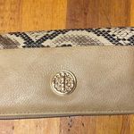 None Cute wallet with snakesskin design Photo 0