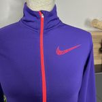 Nike • pro drifit half zip long sleeve with thumbholes Photo 3