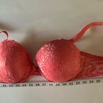 Daisy Fuentes Daisy‎ Fuentes Peach Buster Bra With Adjustable Straps - Size 42D. Photo 2