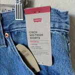 Levi's NWT  cinch high rise mid thigh shorts Photo 4