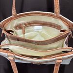 Liz Claiborne Vintage Cream and Tan Shoulder Bag Photo 3