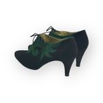 Vintage: Escada 𒀭 Lace Up Granny Heeled Ankle Booties 𒀭Black + Green Suede 𒀭9 Black Photo 4