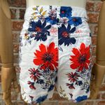 Old Navy floral blue and white cargo shorts / 2 / Excellent condition Photo 8