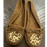 Minnetonka  Womens Size 9 Brown Moccasins Slip Ons Leopard Leather Calf Hair Dyed Photo 2
