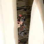 Johnny Was NWT  Womens Leggings Kira Green Camo  Floral Embroidered Size XS Photo 4