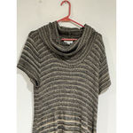 Womans Avenue 18 Photo 1