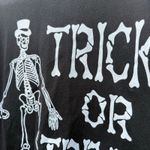 Vintage 90s Trick or Treat Skeleton Halloween Spooky Black Crewneck Sweatshirt Size XL Photo 1