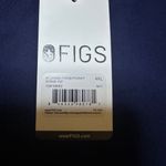 FIGS NWT  casma three pocket navy 4x top Photo 1