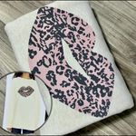 Wildfox Leopard print kiss lips oversized statement sweatshirt size L Photo 9