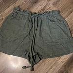 Universal Threads Green Shorts Woman’s Size Medium Photo 0